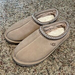 Ugg Womens Tasman Size 9 Sand Tonal sold out